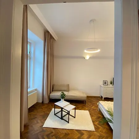 Апартаменты In Center