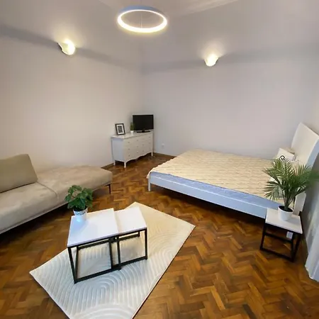 Апартаменты In Center *